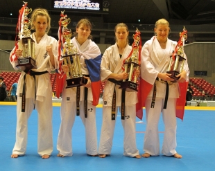 У женщин-бойцов РНФКК две самых значимых медали из трех возможных!