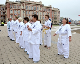 Ростовские каратисты приняли участие в праздновании 1 мая